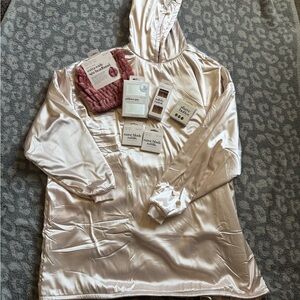 Pink Kitsch Satin Hoodie robe with Accessories. Great Mother’s Day gift!